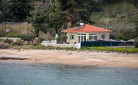 House Kokkalas On The Beach